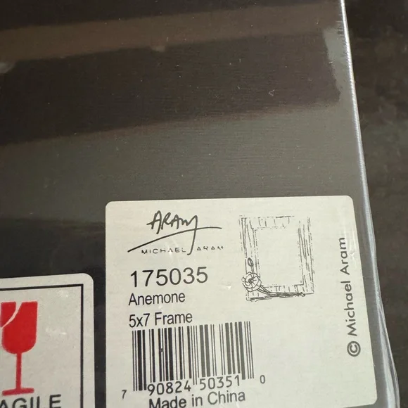 Michael Aram Anemone Frame in Gold and Black - Picture 4 of 4